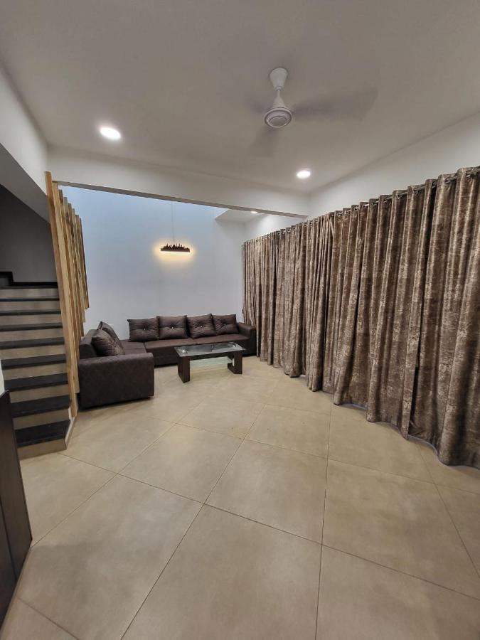 Mannat Squeeze 3Bhk Villa โลนาวาลา ภายนอก รูปภาพ